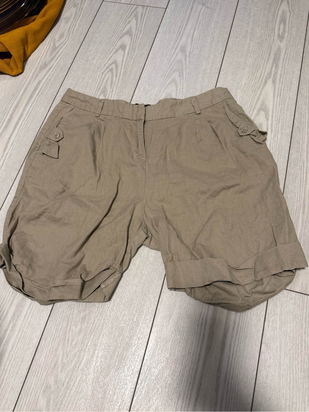 Cynthia Rowley 8 linen cotton shorts beige tan pockets summer casual neutral